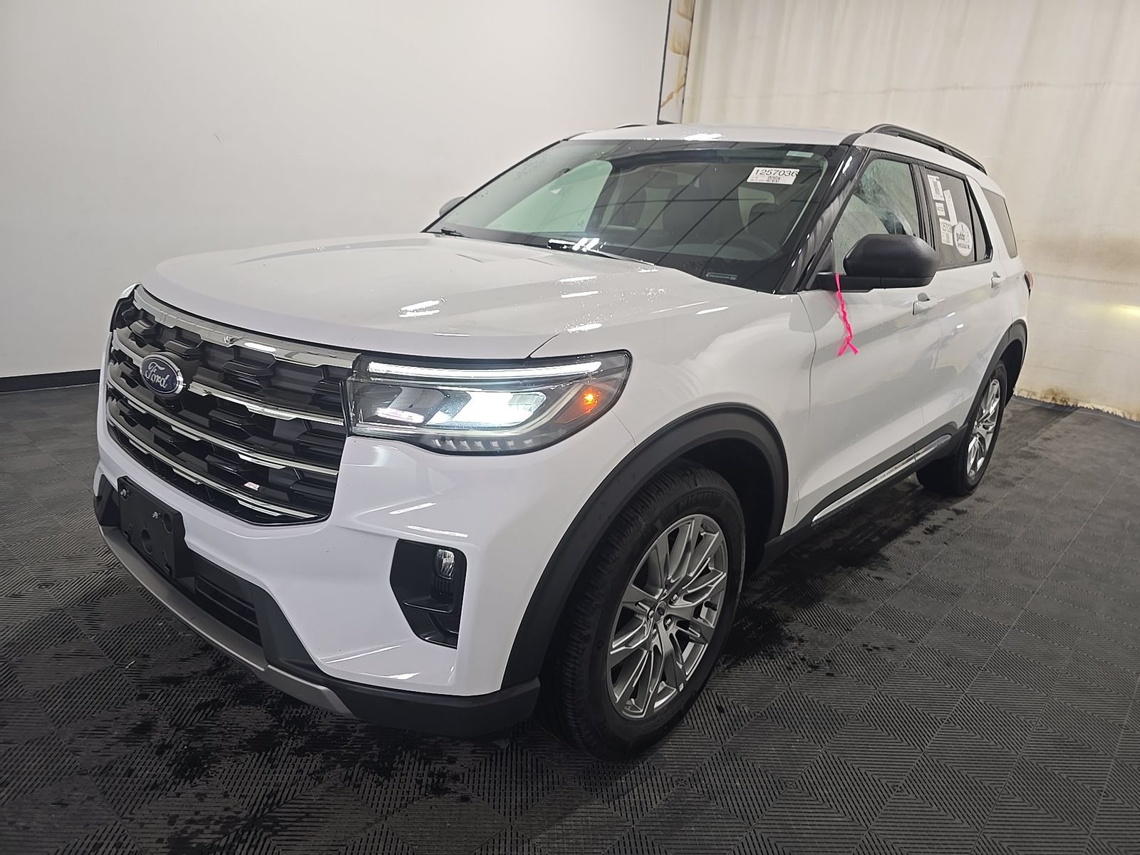 FORD EXPLORER - 1