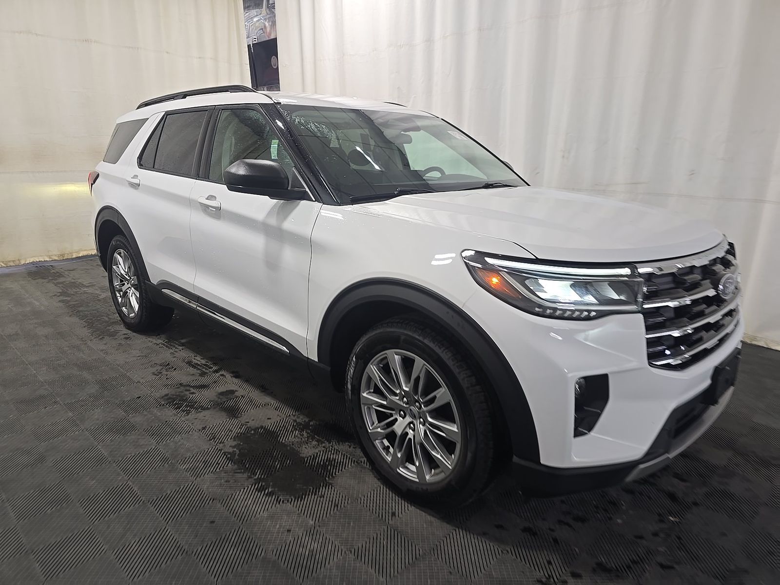FORD EXPLORER - 4