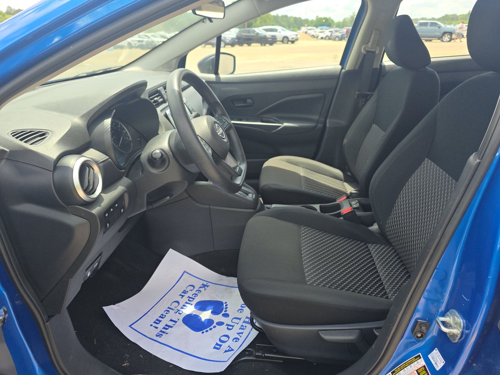 NISSAN VERSA - 8