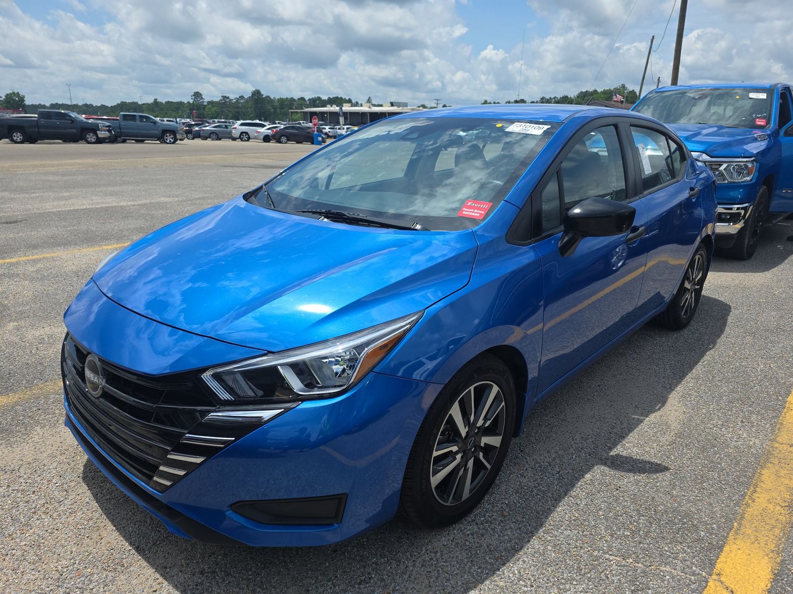 NISSAN VERSA - 1