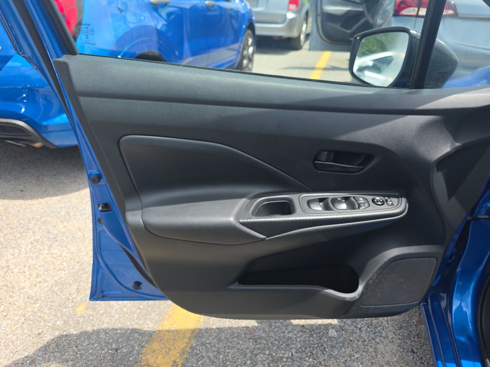 NISSAN VERSA - 10