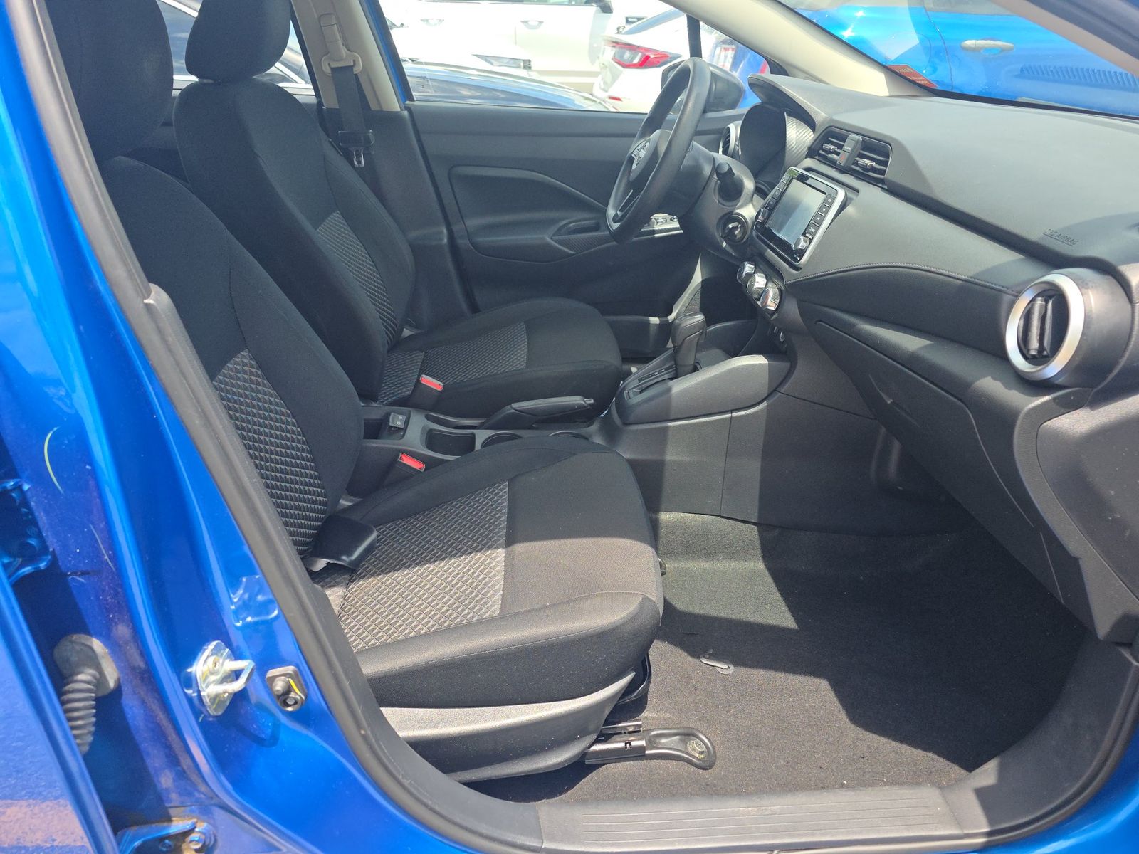NISSAN VERSA - 9