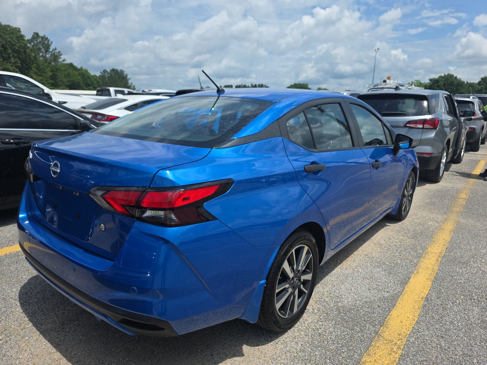 NISSAN VERSA - 5
