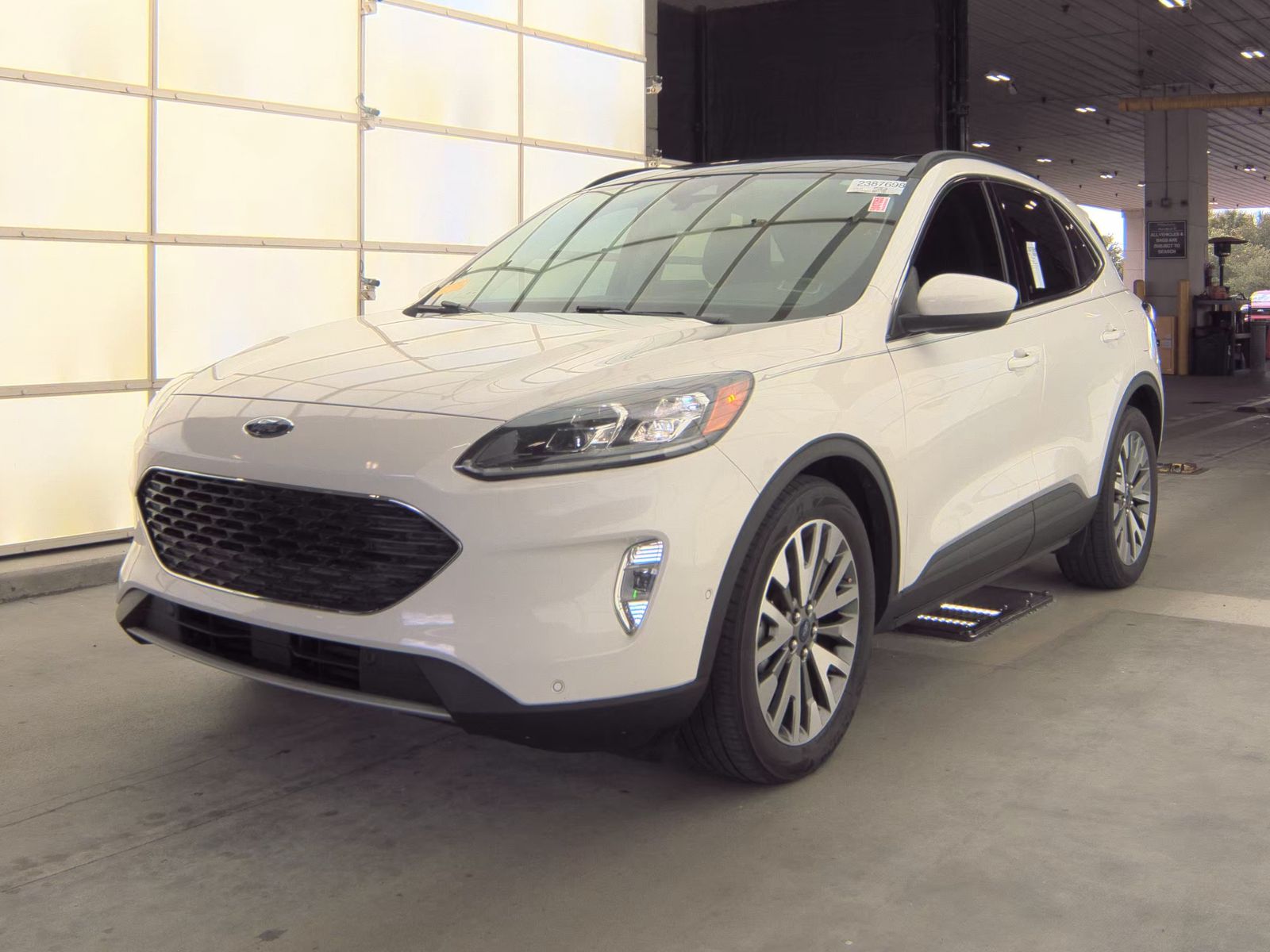 FORD ESCAPE - 1