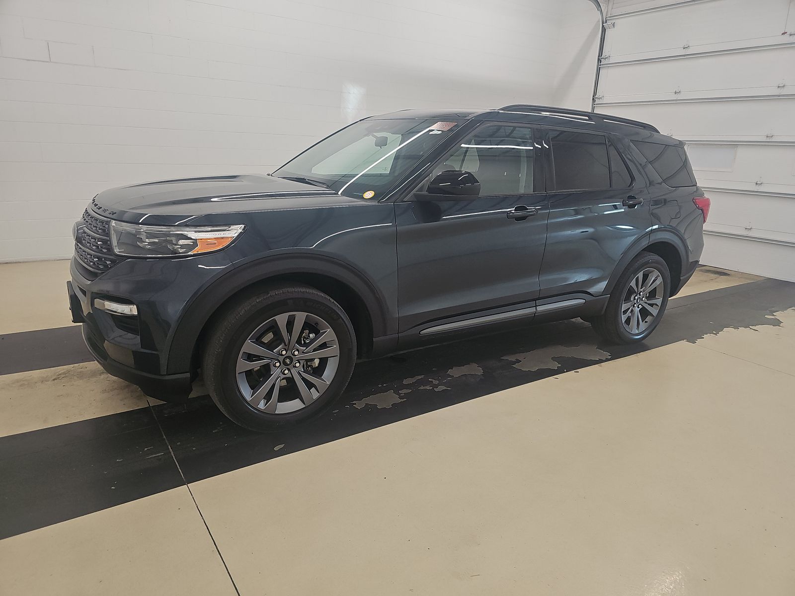 FORD EXPLORER - 1