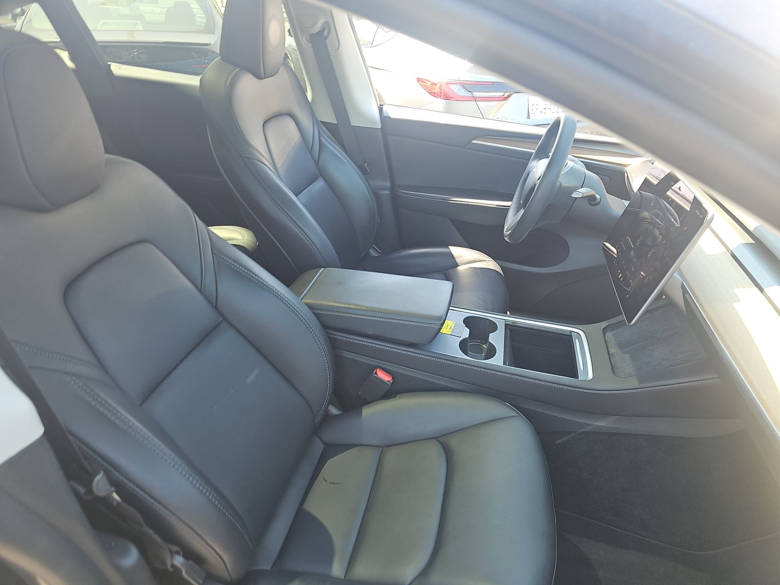 TESLA MODEL Y - 9