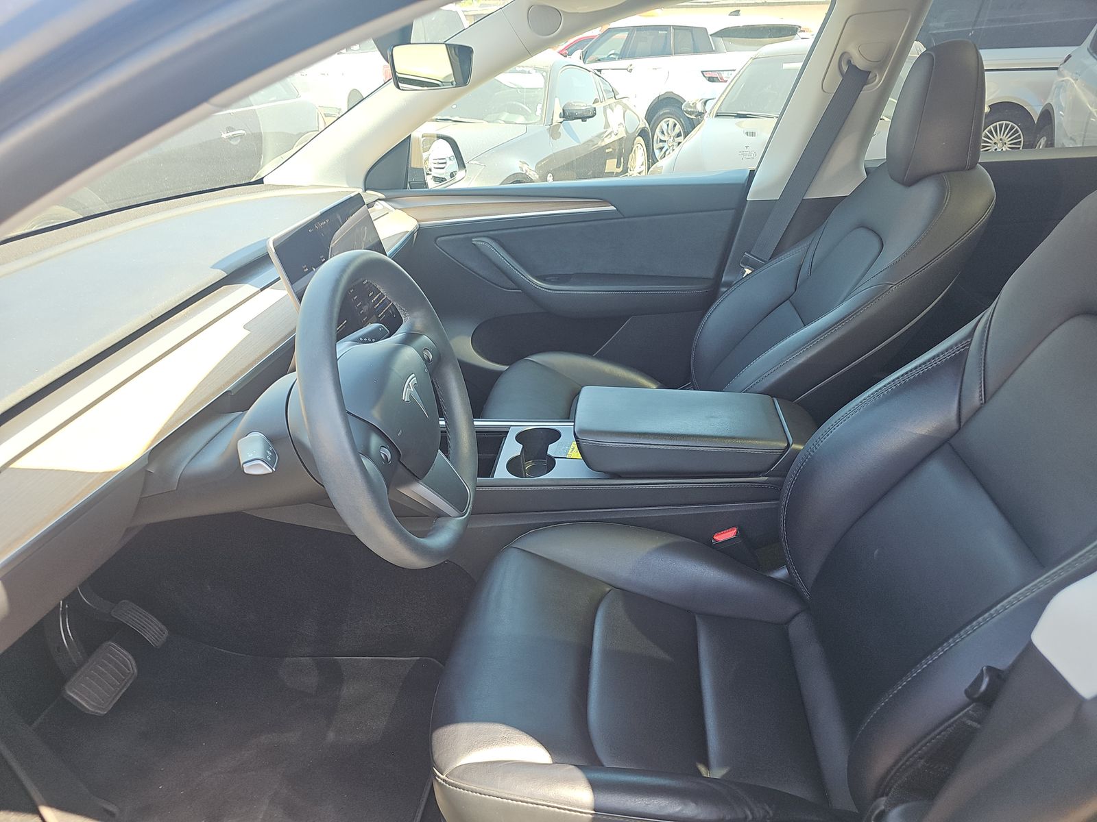 TESLA MODEL Y - 8
