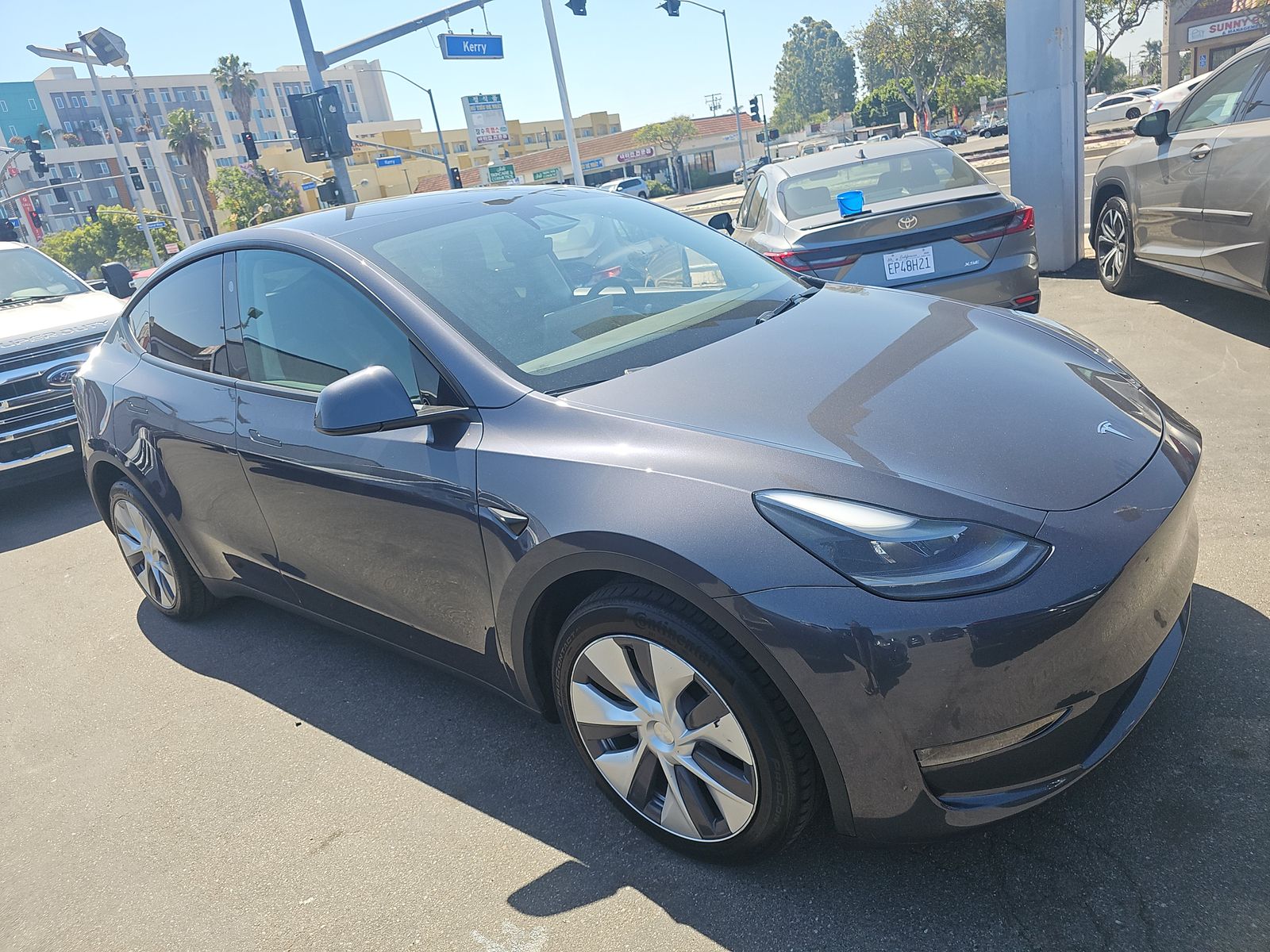 TESLA MODEL Y - 4
