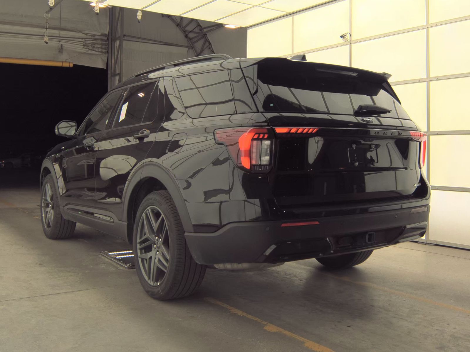 FORD EXPLORER - 9