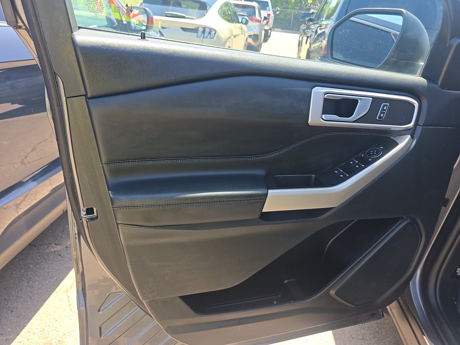 FORD EXPLORER - 10