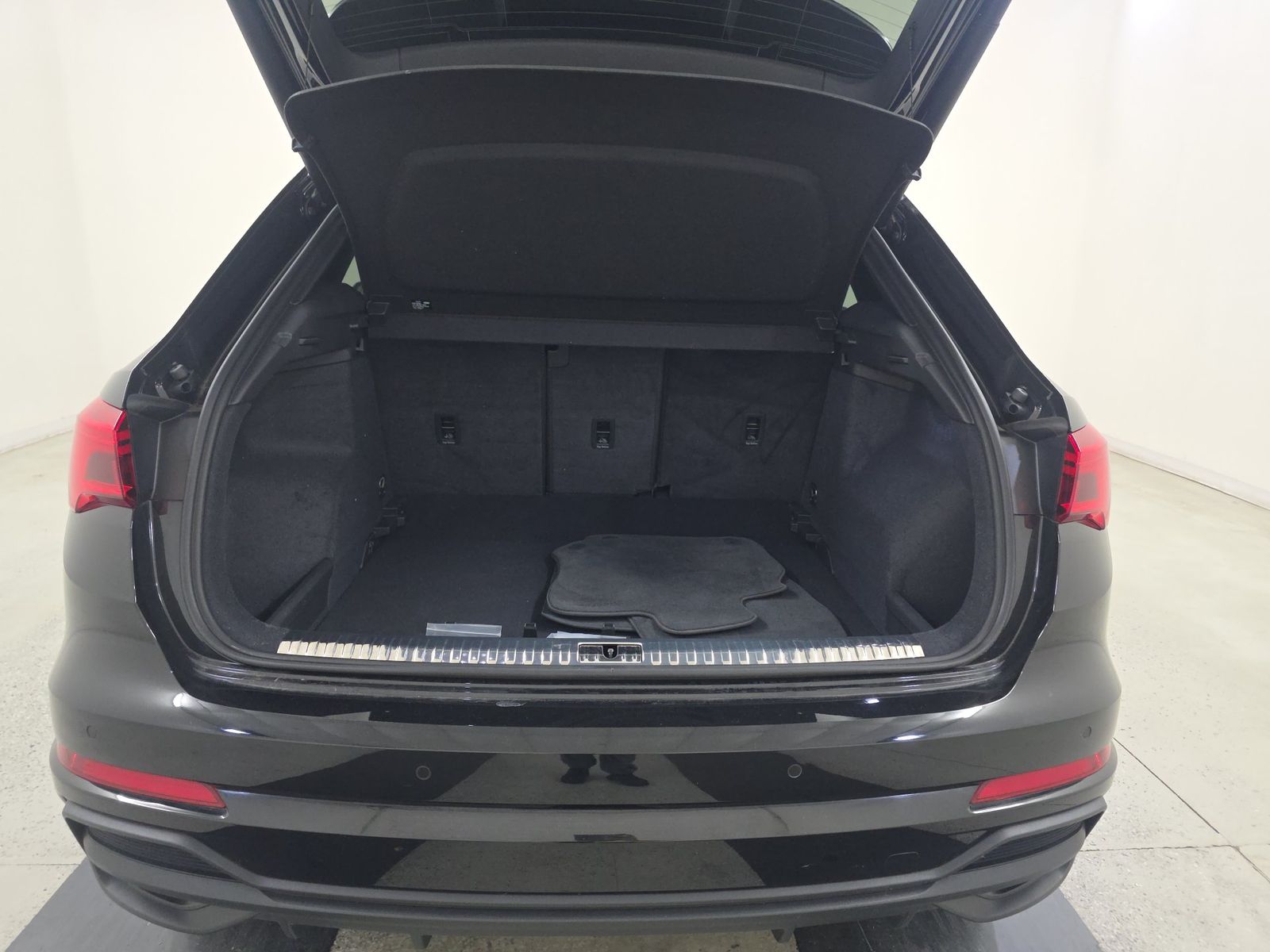 2023 Audi Q3 S line Premium AWD