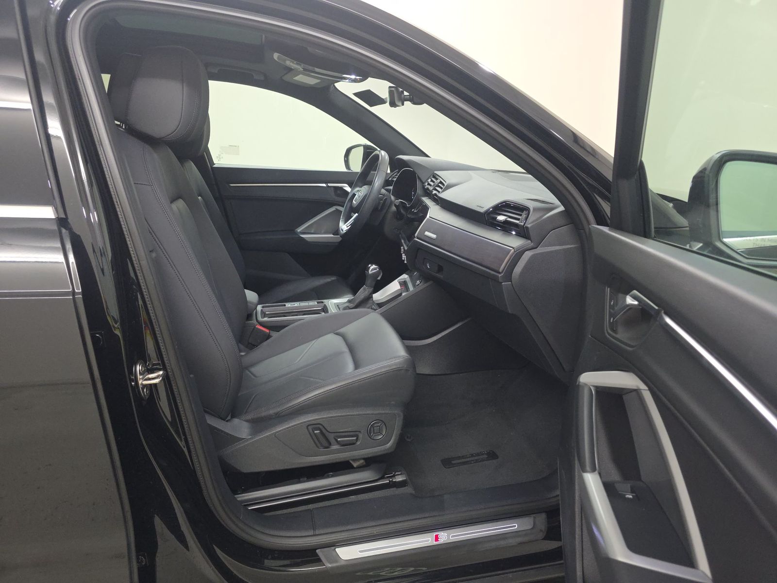 2023 Audi Q3 S line Premium AWD
