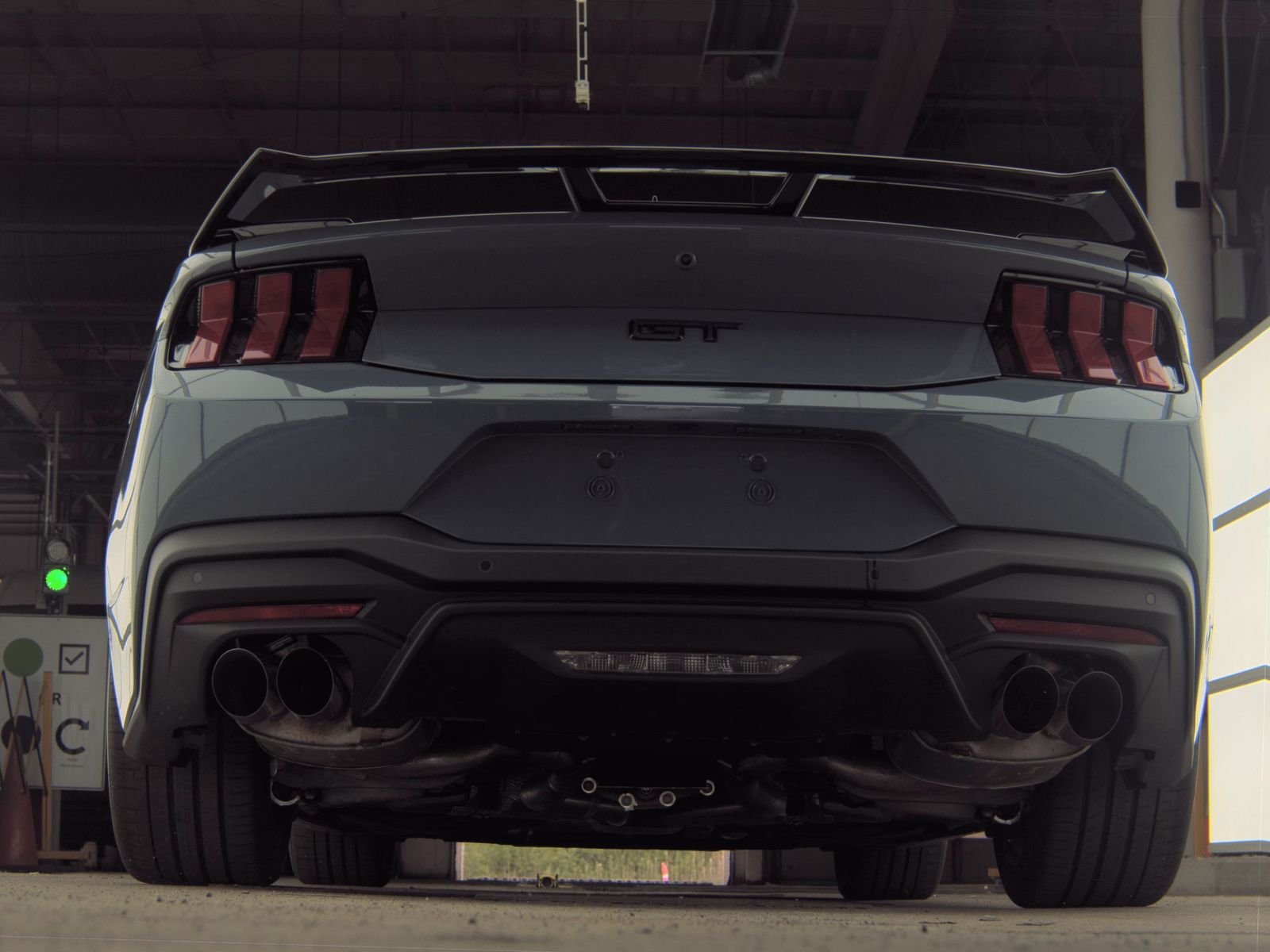 FORD MUSTANG - 8