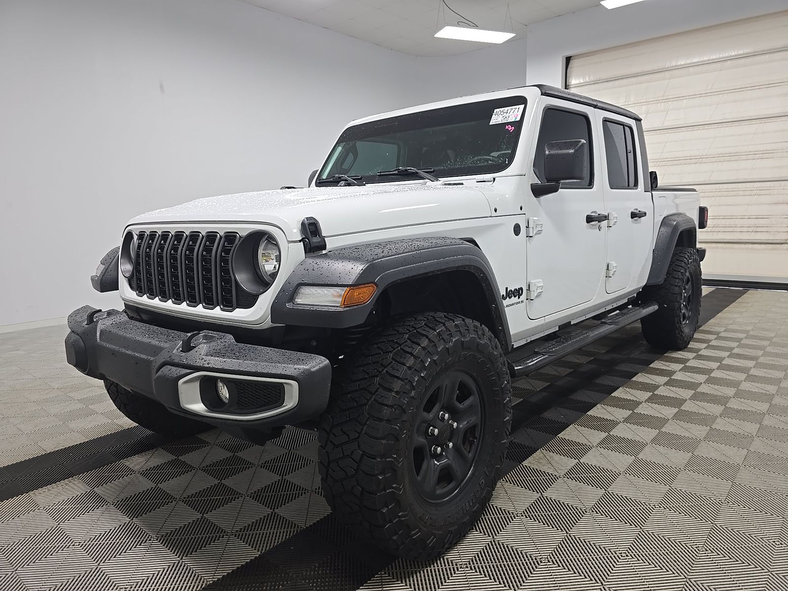 2024 Jeep Gladiator Sport's photo