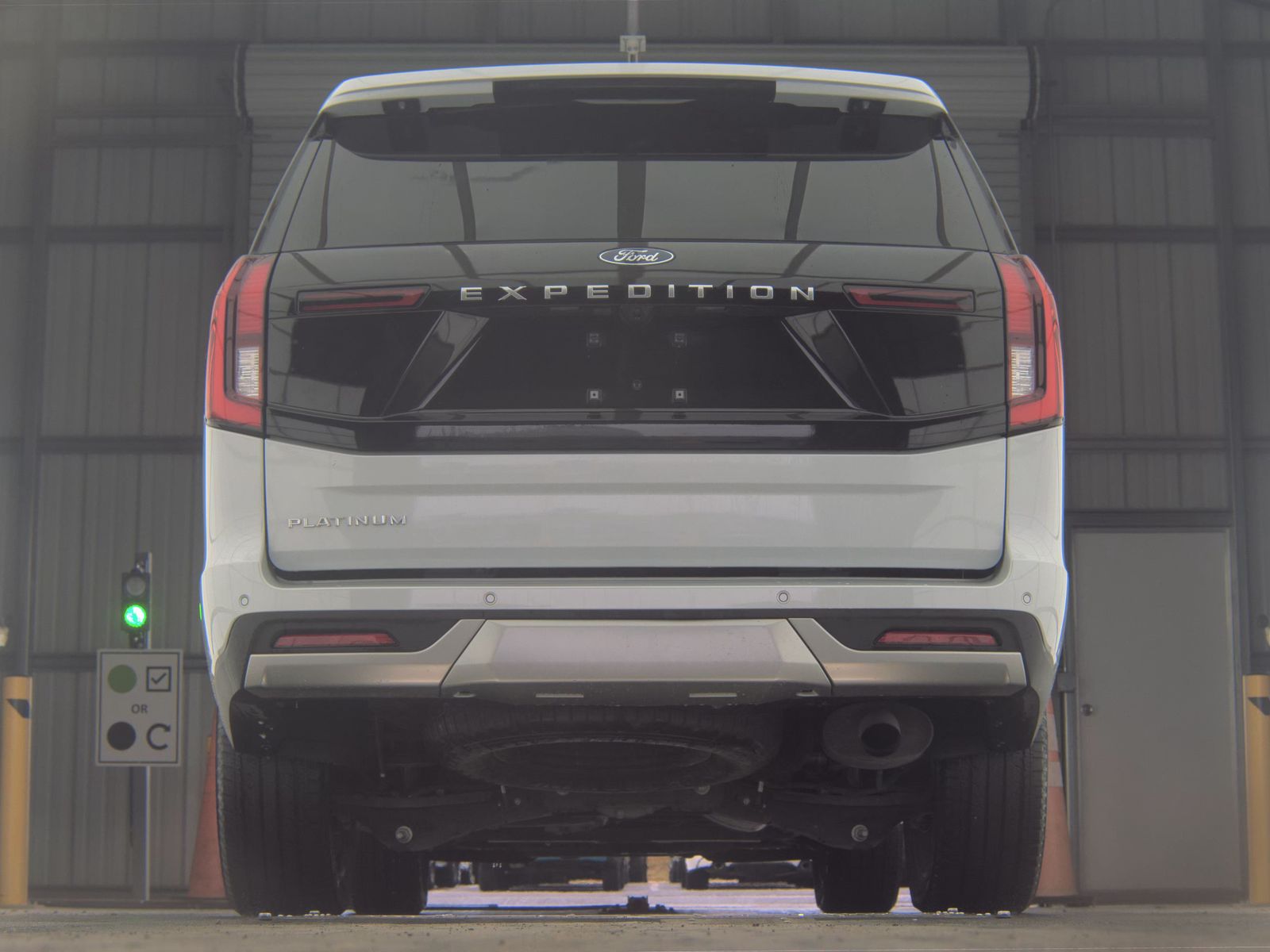 FORD EXPEDITION - 8