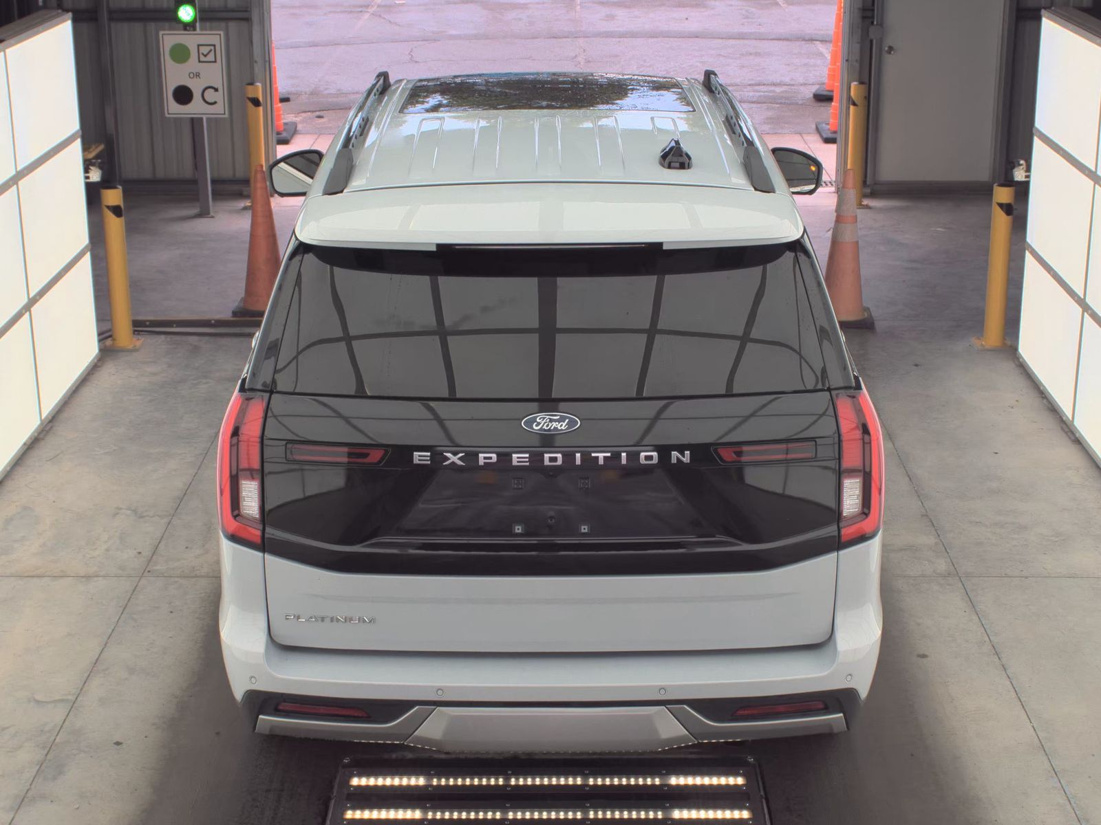 FORD EXPEDITION - 7