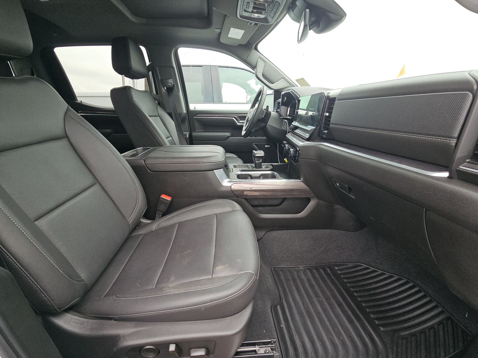 2025 Chevrolet Silverado 1500 LTZ AWD