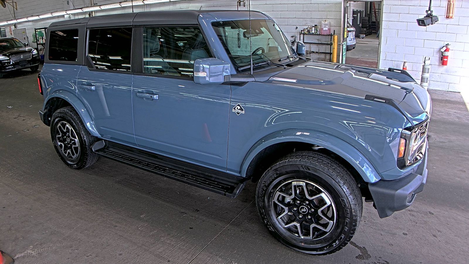 FORD BRONCO - 4