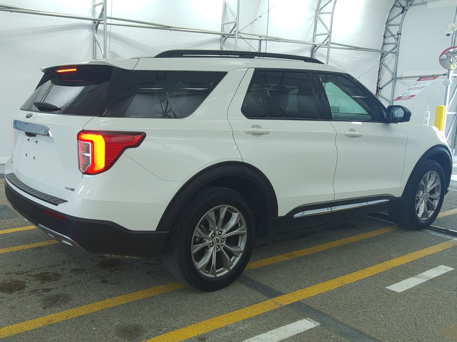 FORD EXPLORER - 5