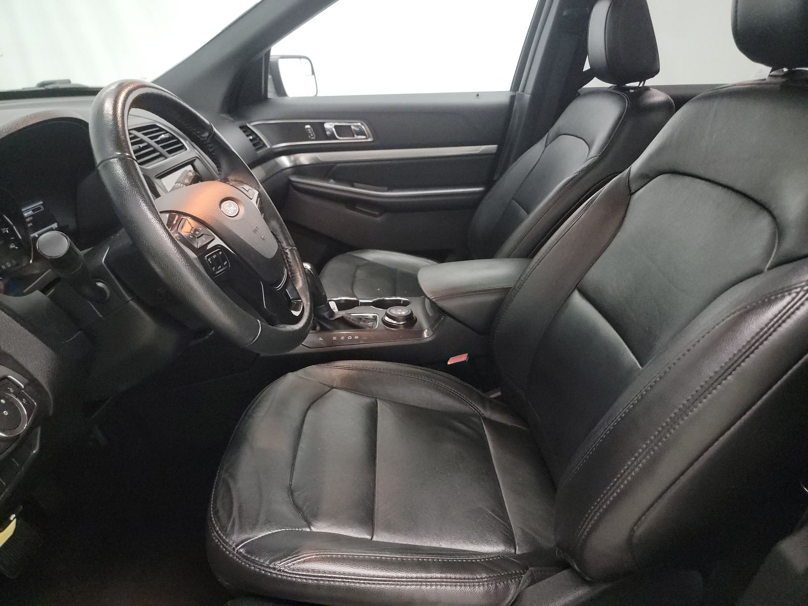 FORD EXPLORER - 8