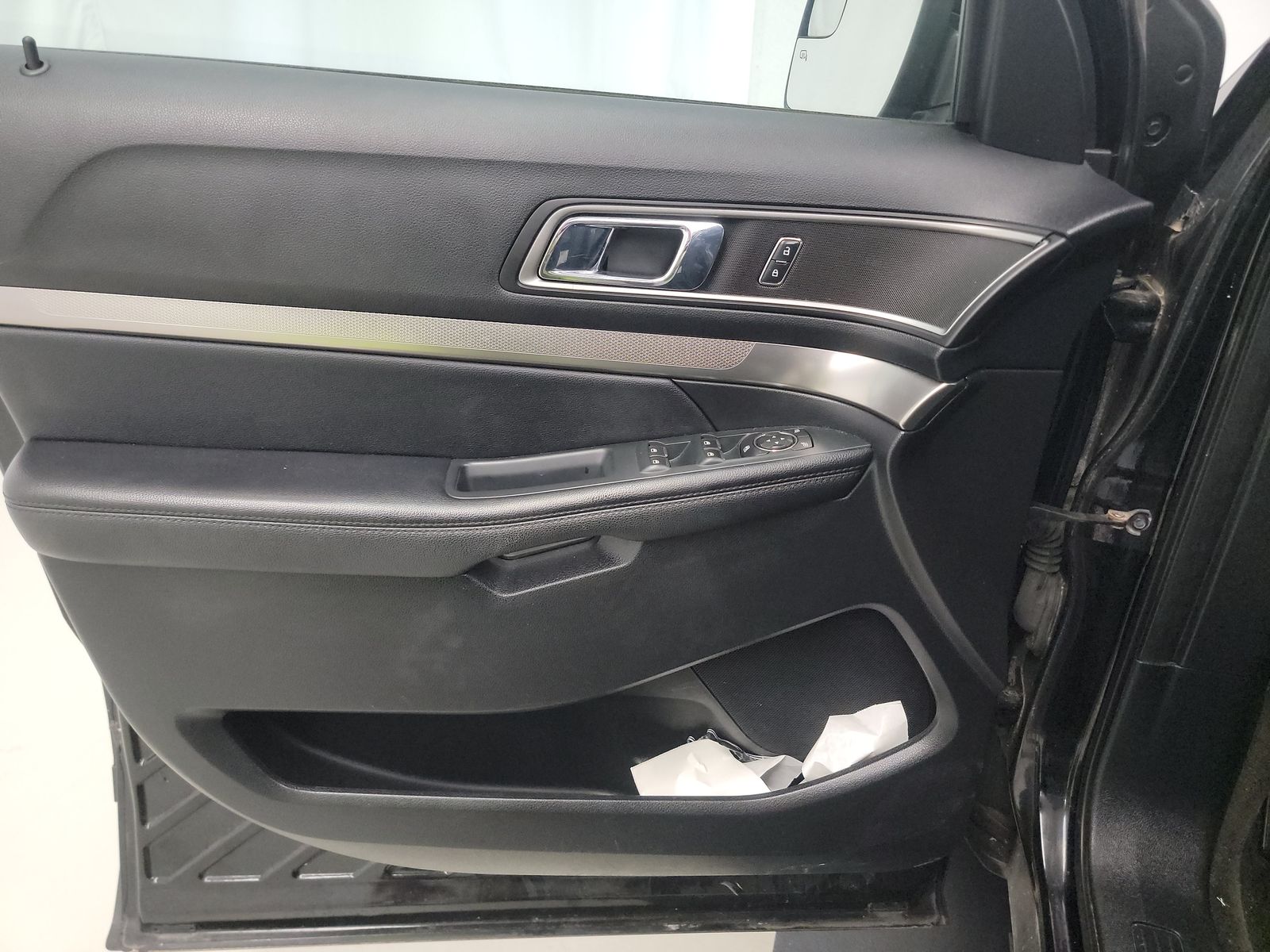 FORD EXPLORER - 10