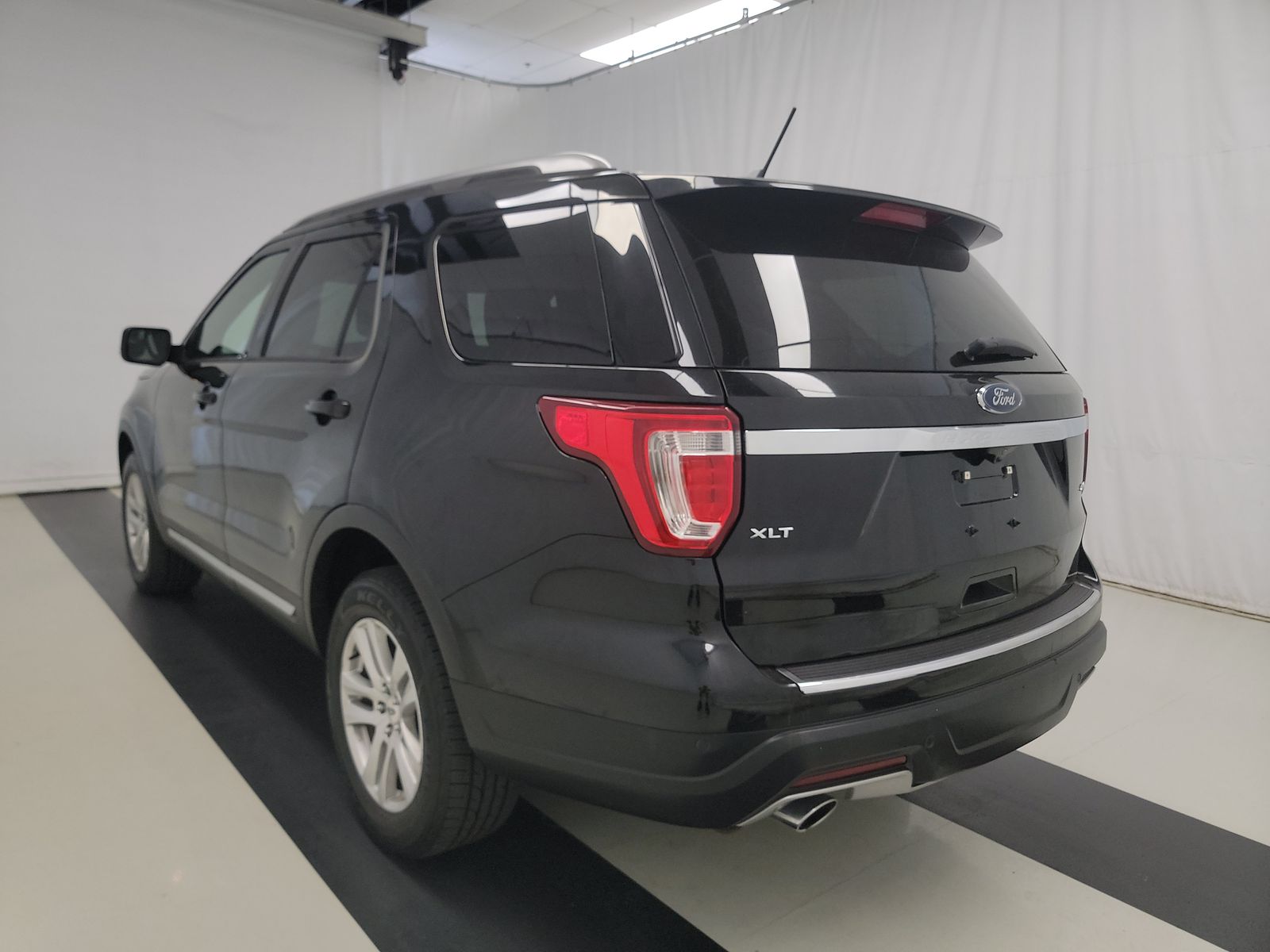 FORD EXPLORER - 7