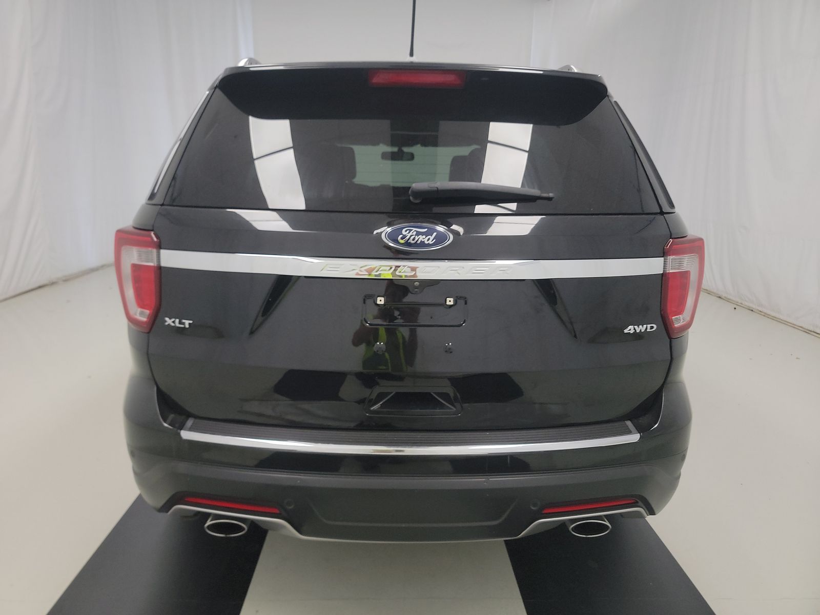 FORD EXPLORER - 6