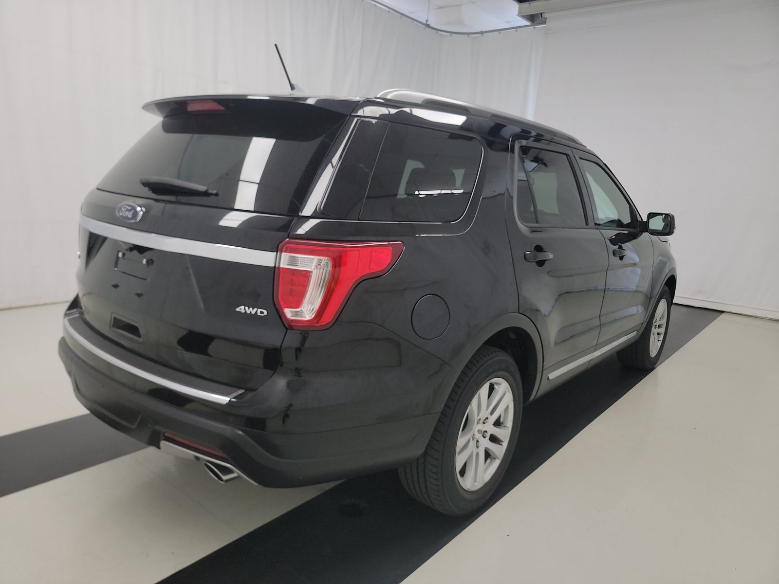 FORD EXPLORER - 5