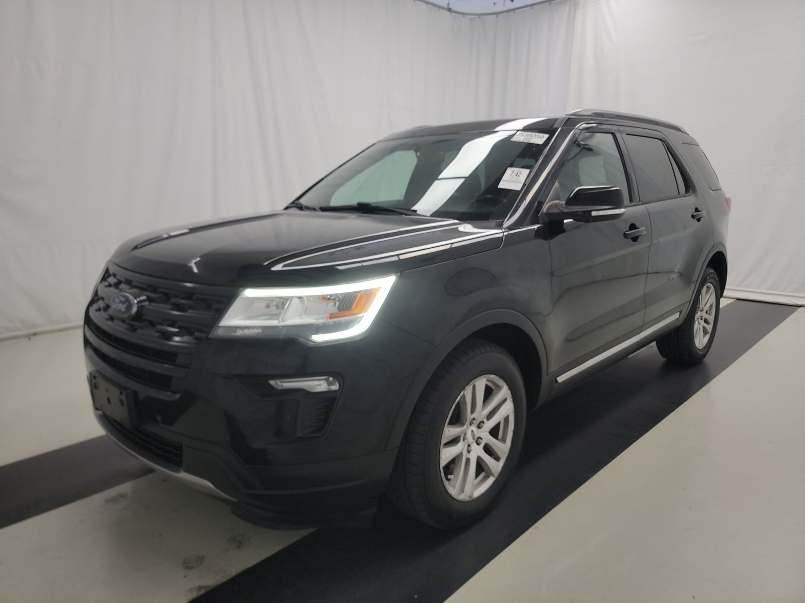 FORD EXPLORER - 1