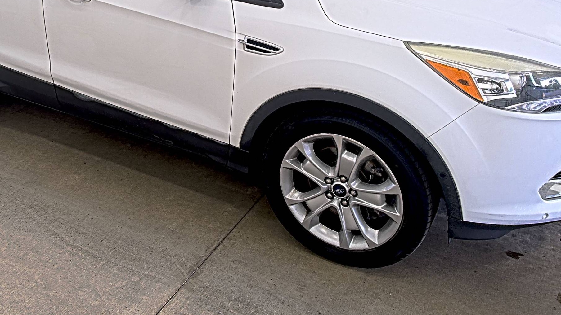 FORD ESCAPE - 9