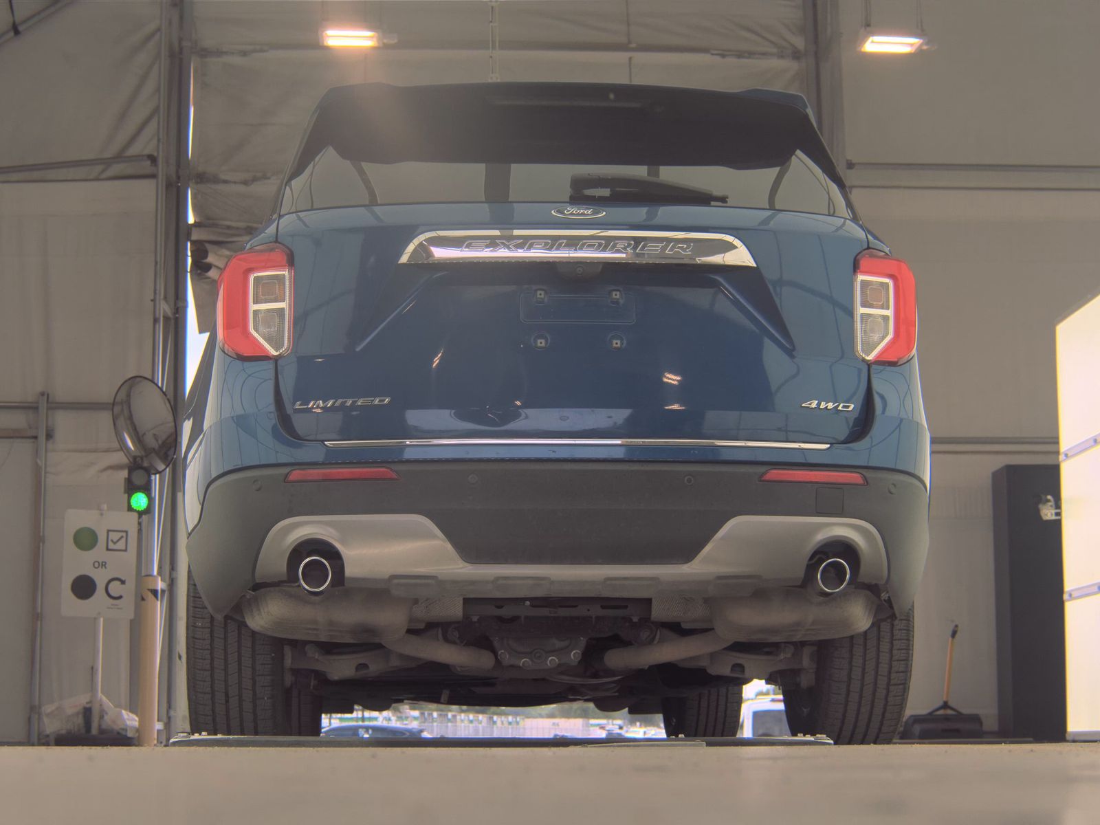 FORD EXPLORER - 8