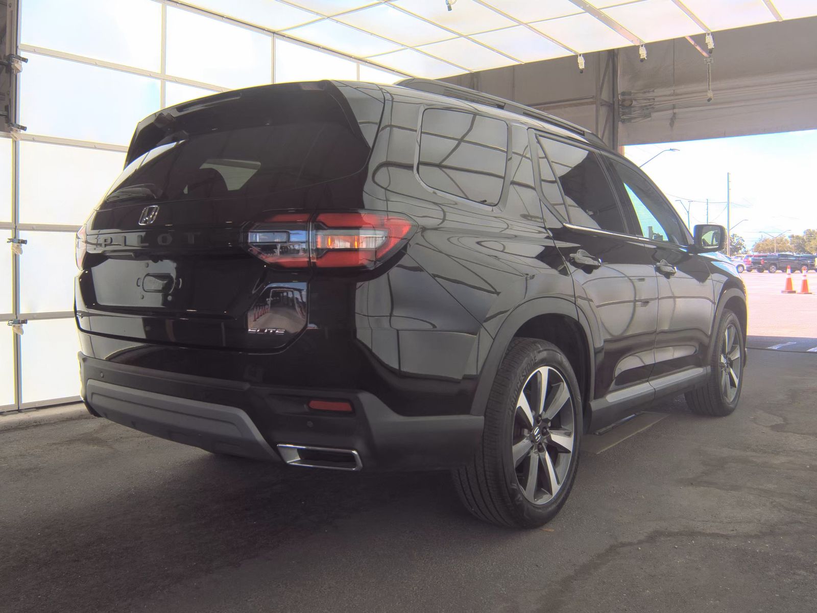 2023 Honda Pilot Elite AWD