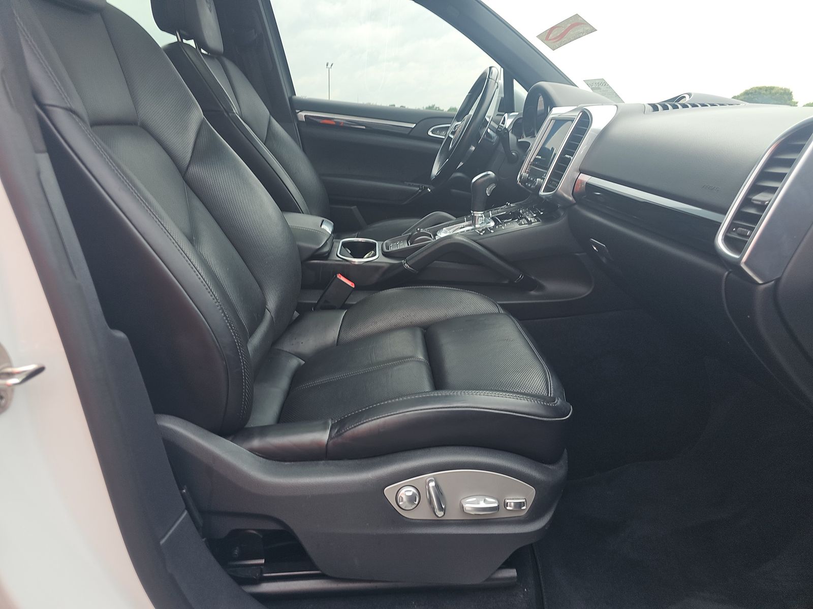 PORSCHE CAYENNE - 9