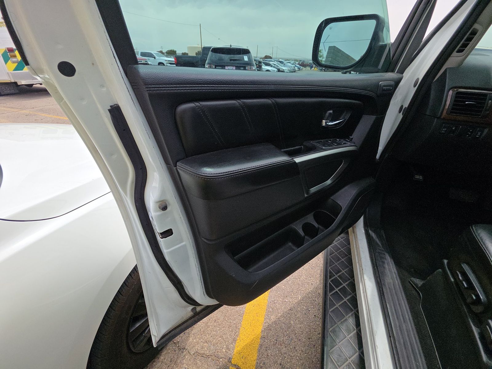 NISSAN ARMADA - 10