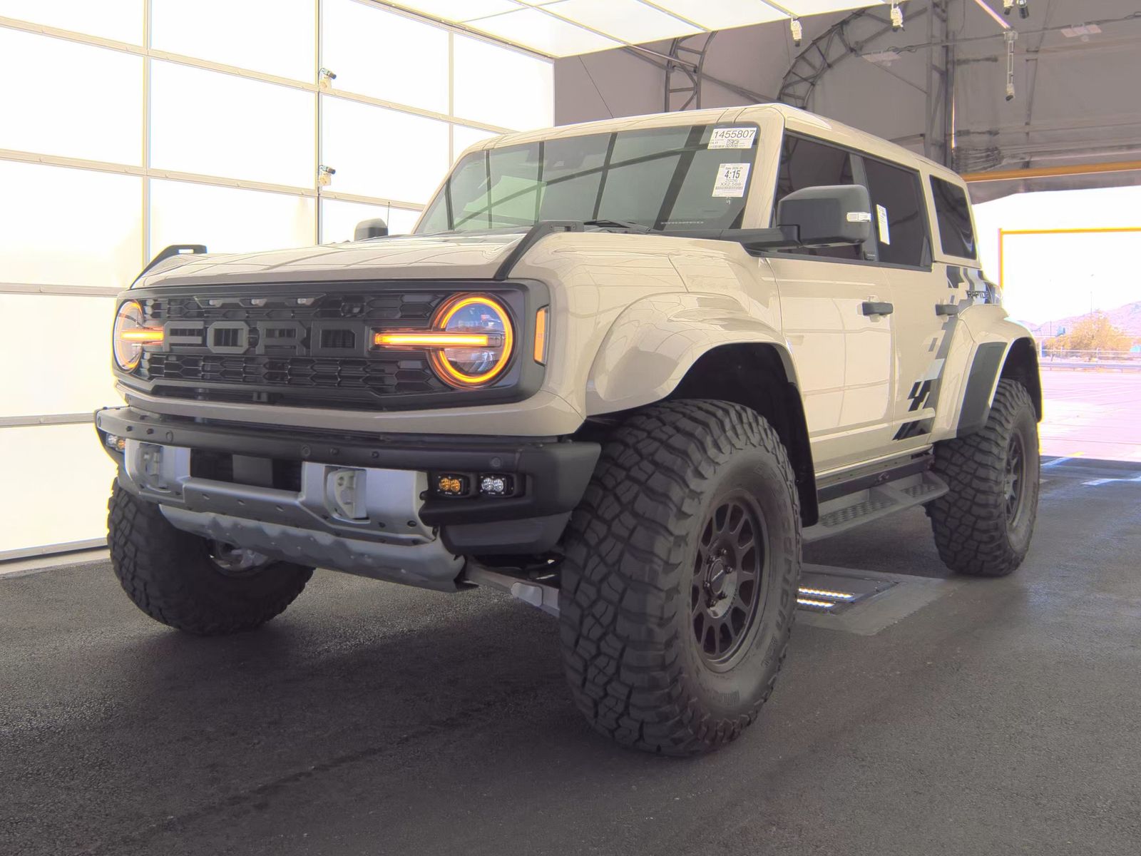 FORD BRONCO - 1
