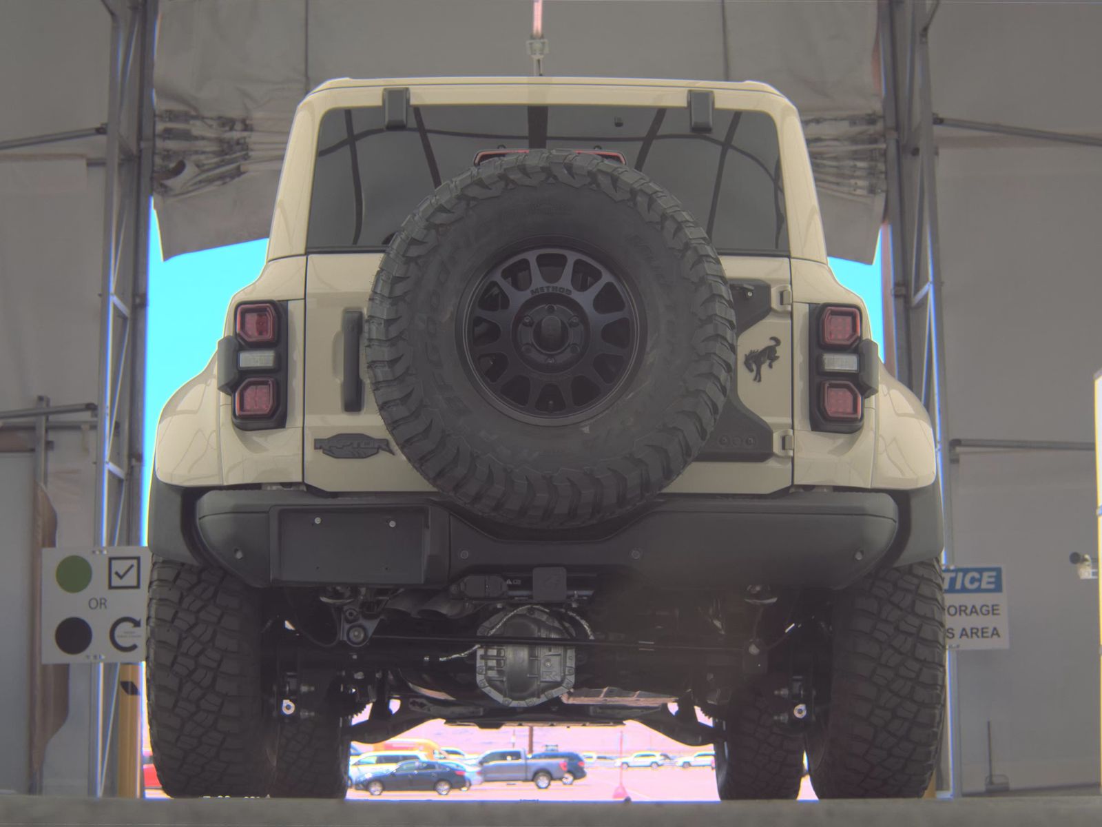 FORD BRONCO - 8