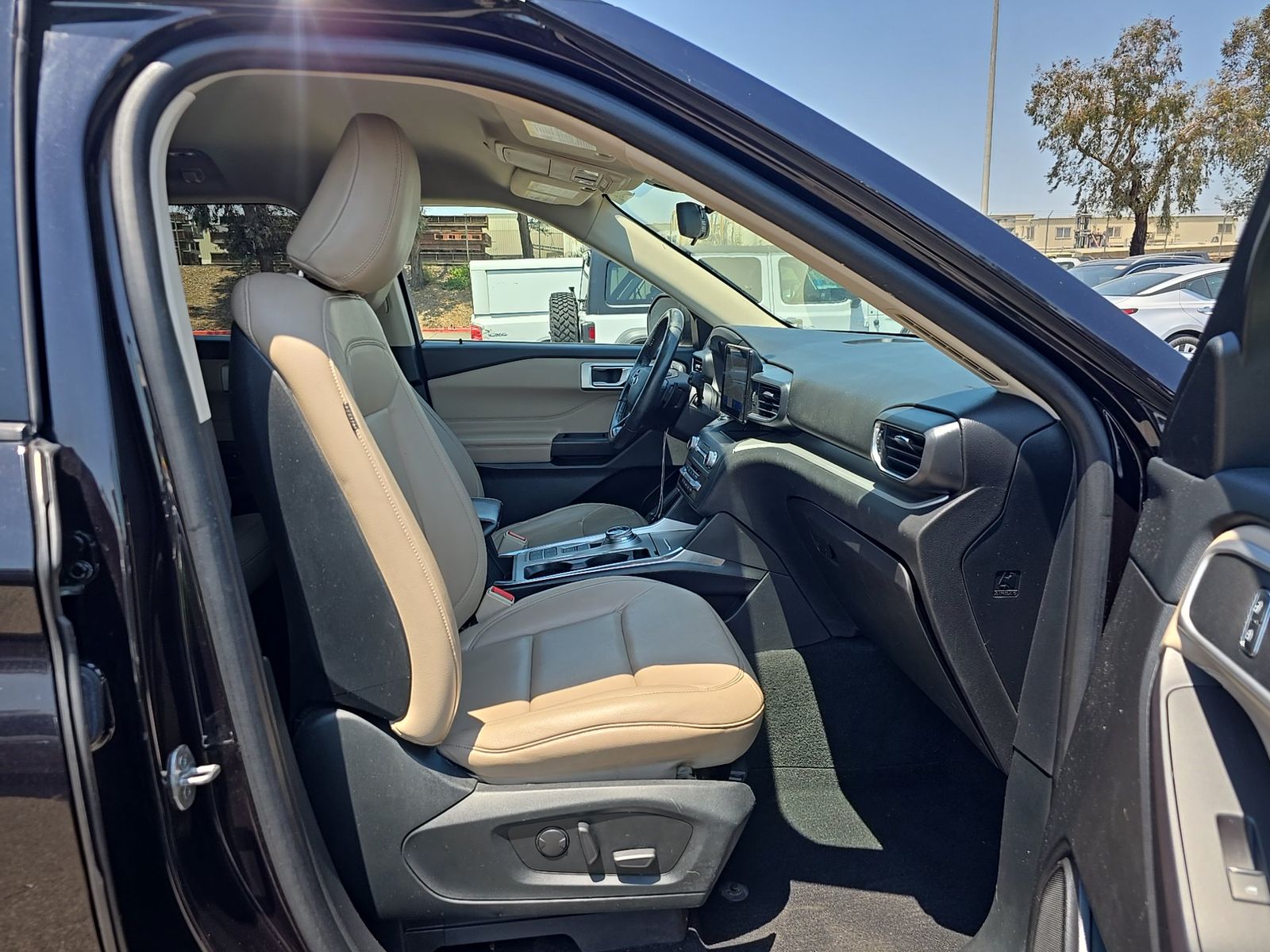 FORD EXPLORER - 9