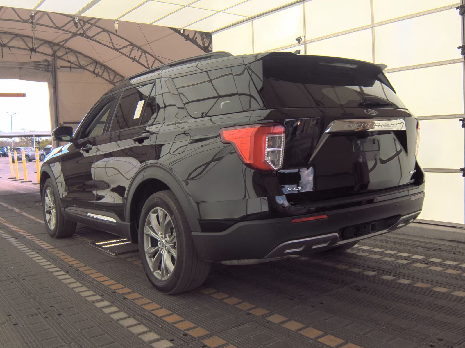 FORD EXPLORER - 9