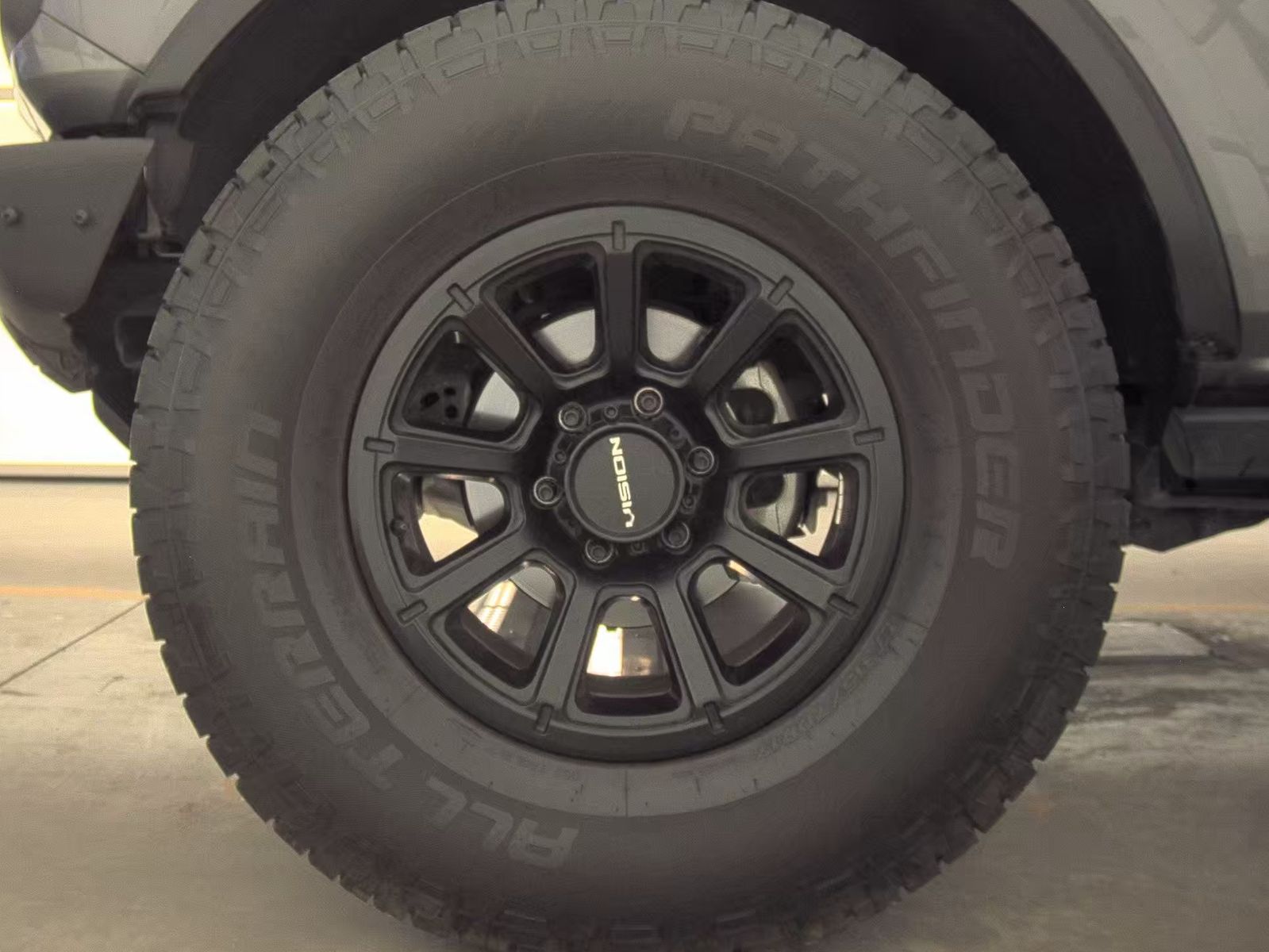 FORD BRONCO - 10