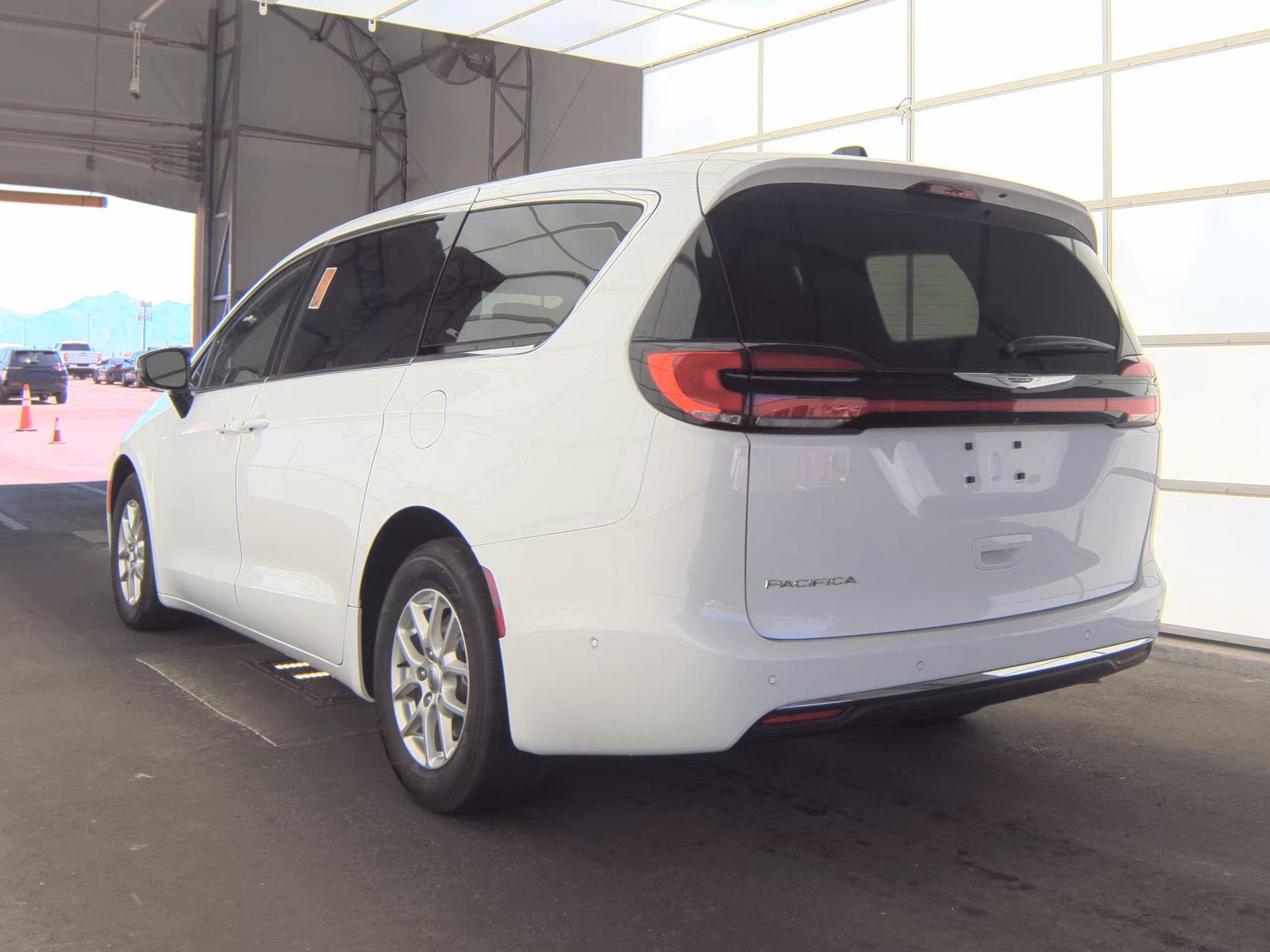 2025 Chrysler Pacifica Select FWD