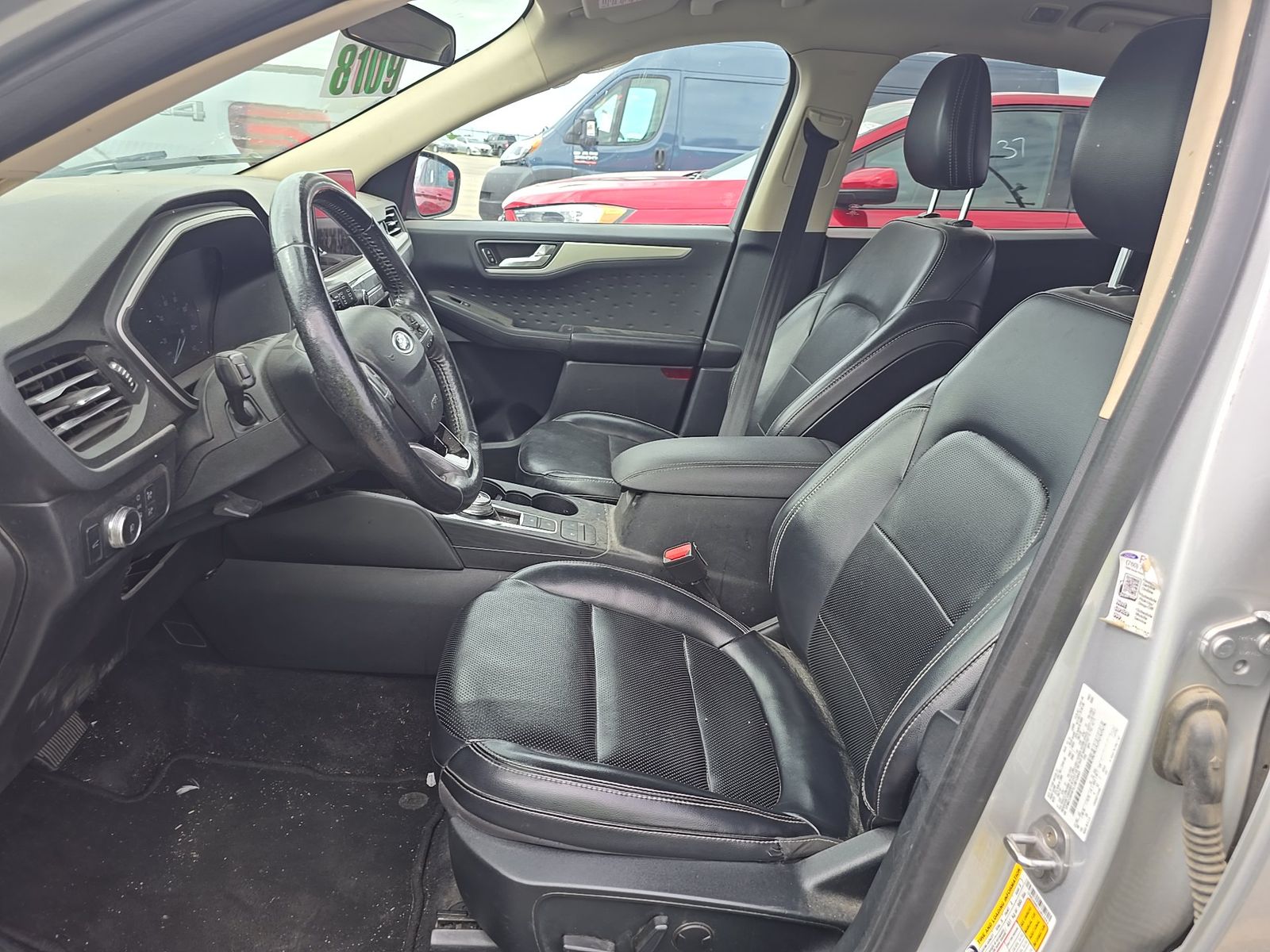 FORD ESCAPE - 8