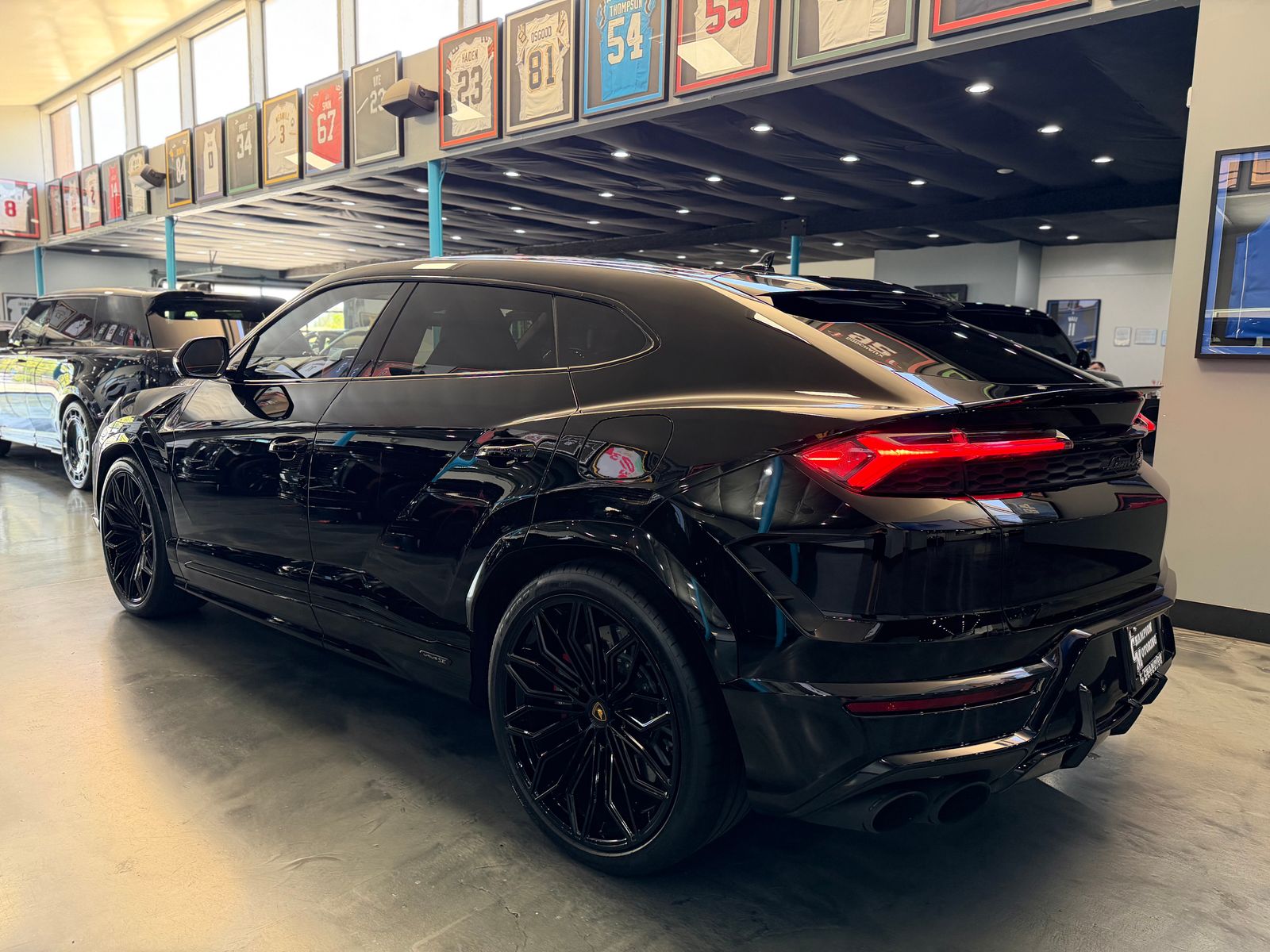 2025 Lamborghini Urus Plug-In Hybrid SE AWD