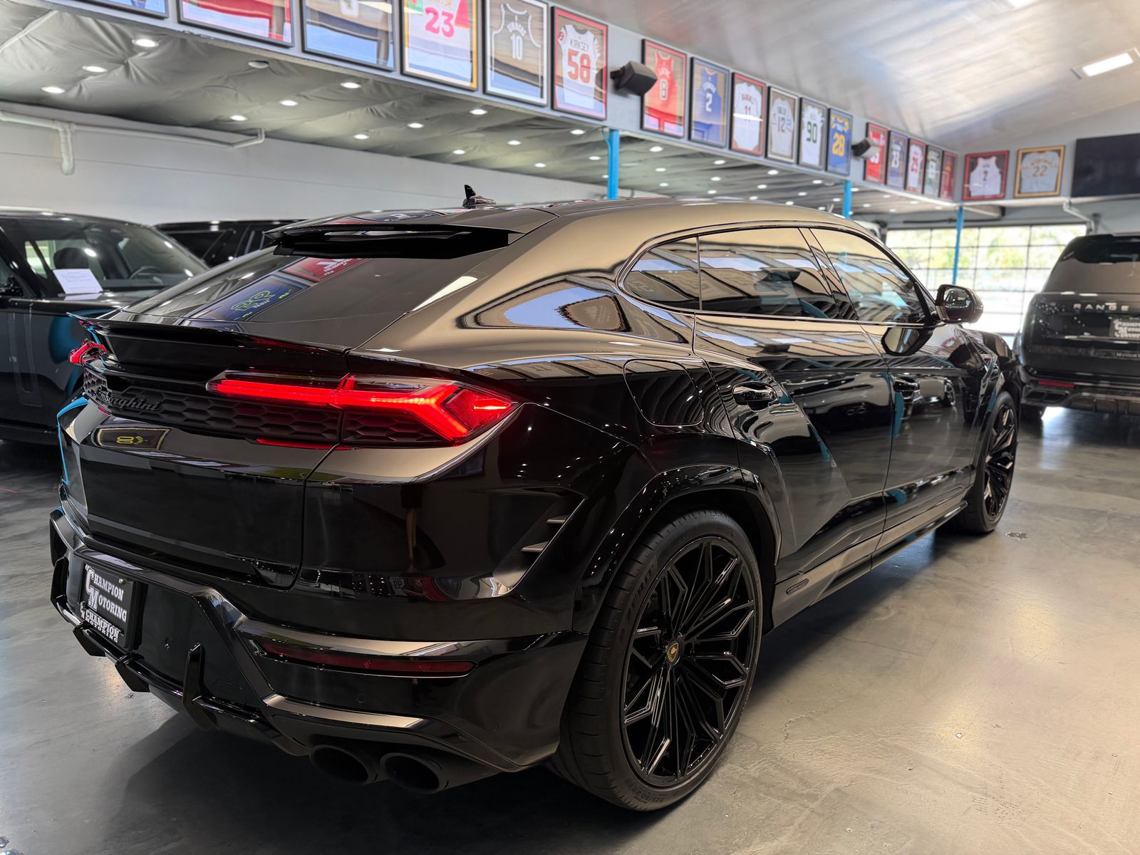 2025 Lamborghini Urus Plug-In Hybrid SE AWD