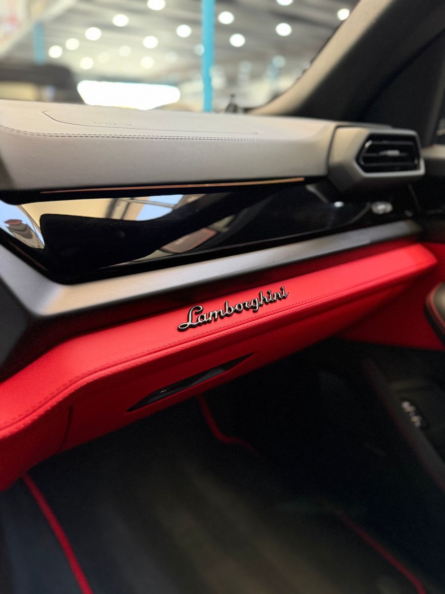 2025 Lamborghini Urus Plug-In Hybrid SE AWD