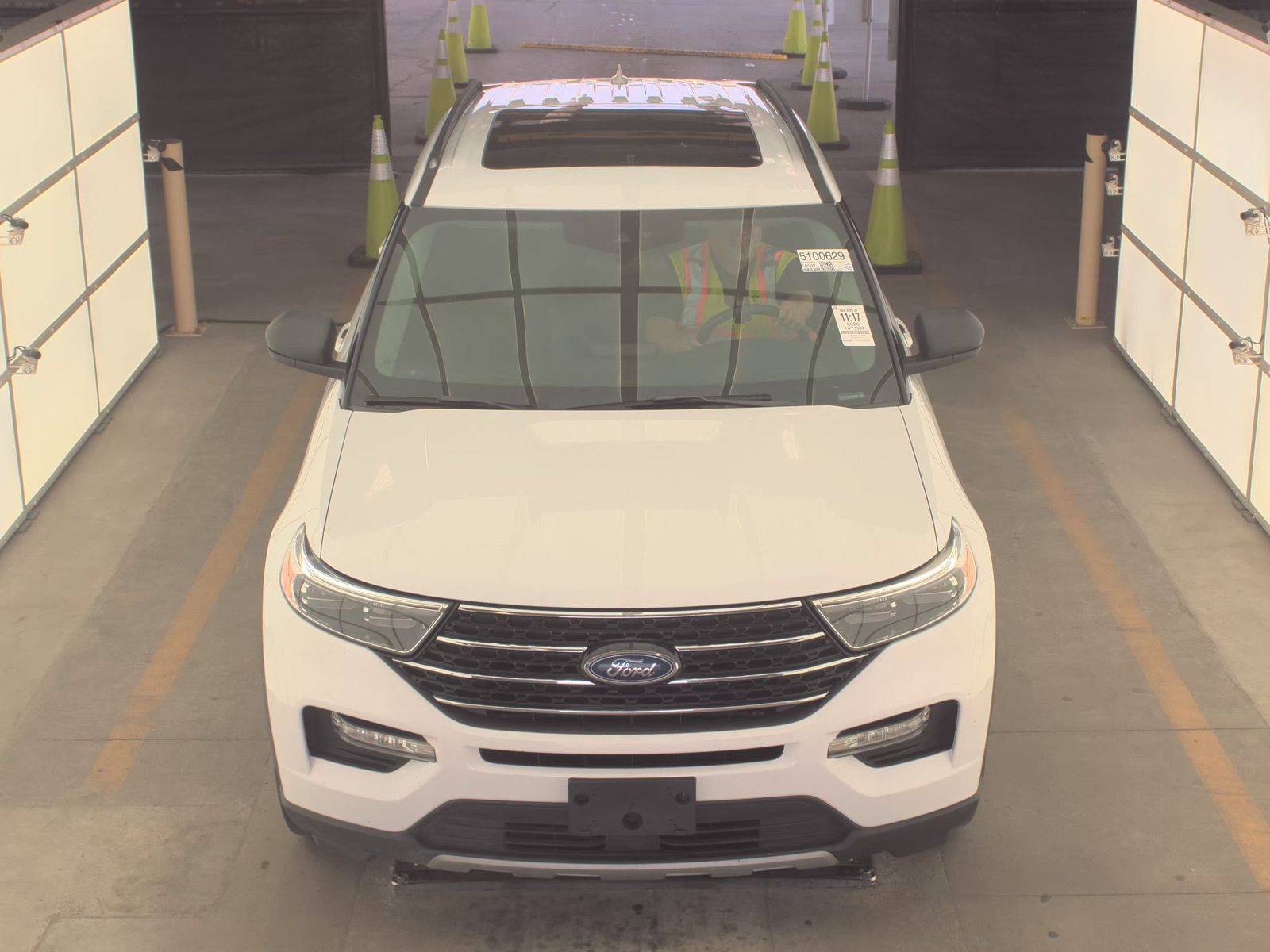 FORD EXPLORER - 3