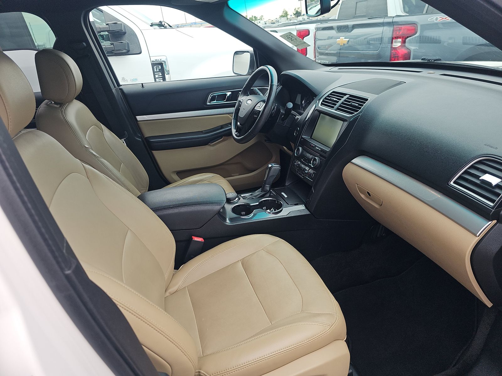 FORD EXPLORER - 9