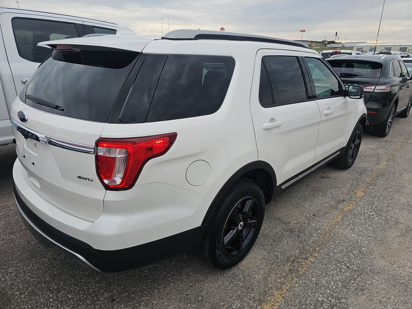 FORD EXPLORER - 5