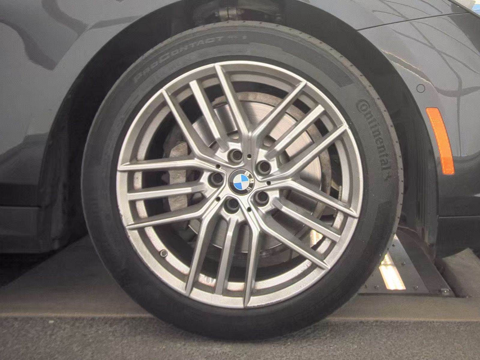 2025 BMW 5 Series 530i RWD