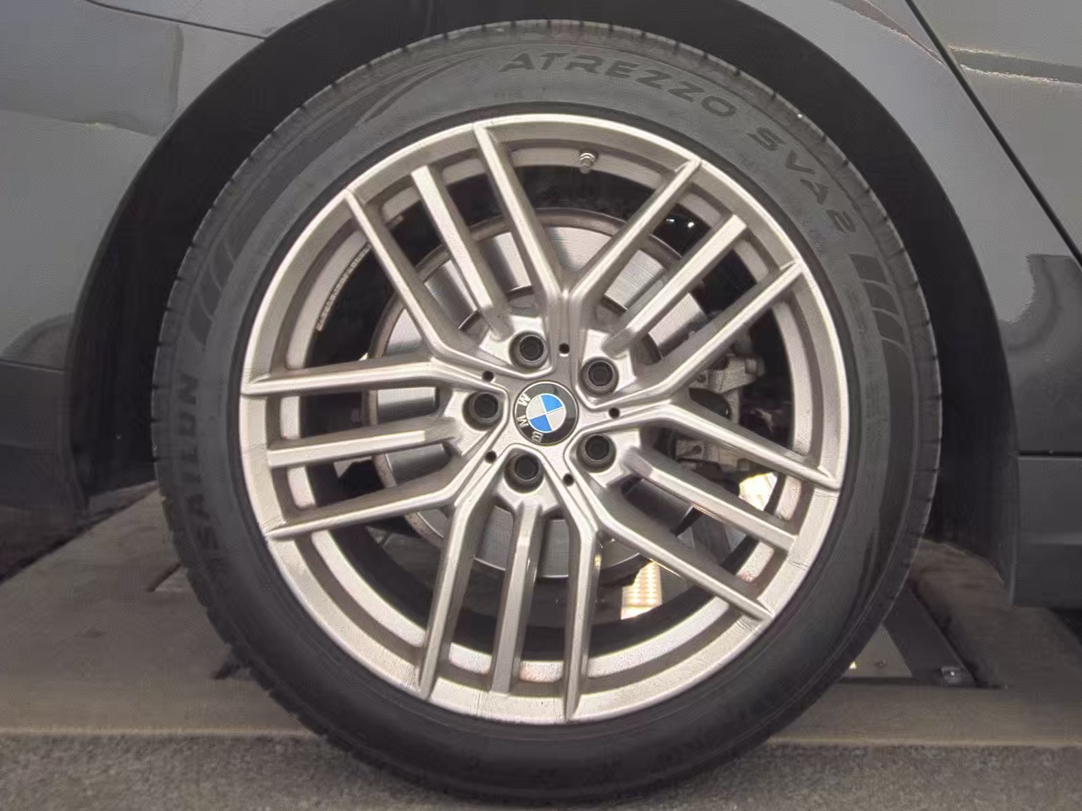 2025 BMW 5 Series 530i RWD