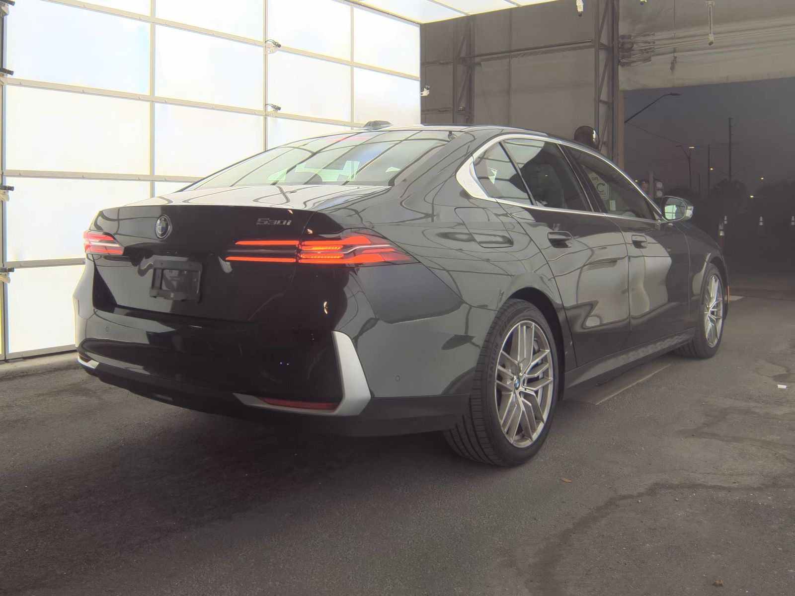2025 BMW 5 Series 530i RWD